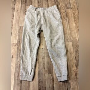 Nike Men’s Fleece Joggers Size Medium Gray Elastic Waist Tapered Sweats Pants